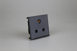 Varilight DRP5AB - 5A 3 Round Pin Socket (2 DataGrid Spaces)