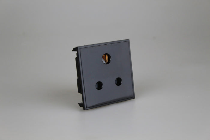 Varilight DRP5AB - 5A 3 Round Pin Socket (2 DataGrid Spaces)