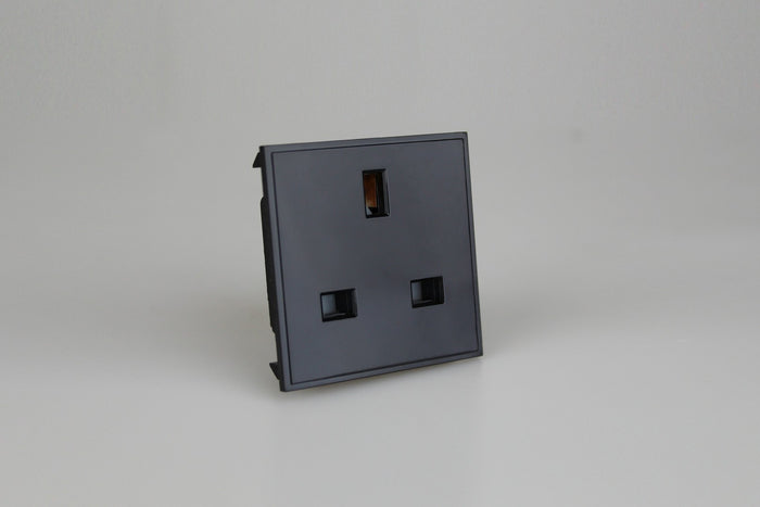 Varilight DSUKB - 13A UK Socket Unswitched (2 DataGrid Spaces)